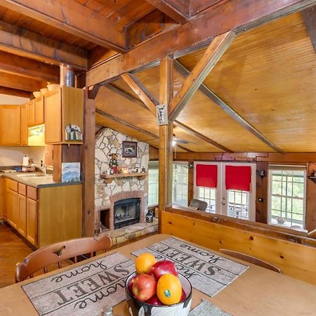 Mountaintop Ellijay Cabin With Private Hot Tub المظهر الخارجي الصورة