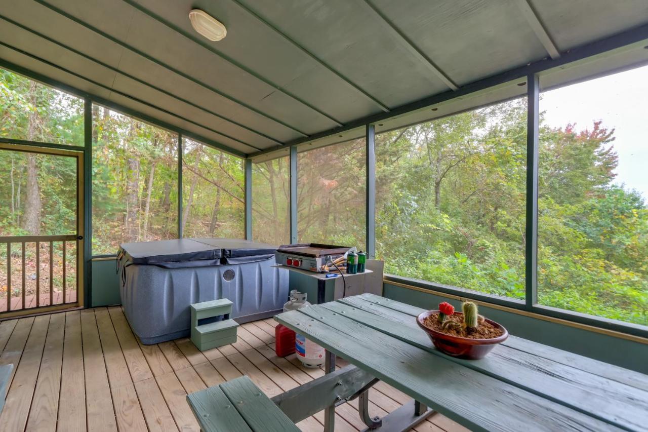 Mountaintop Ellijay Cabin With Private Hot Tub المظهر الخارجي الصورة
